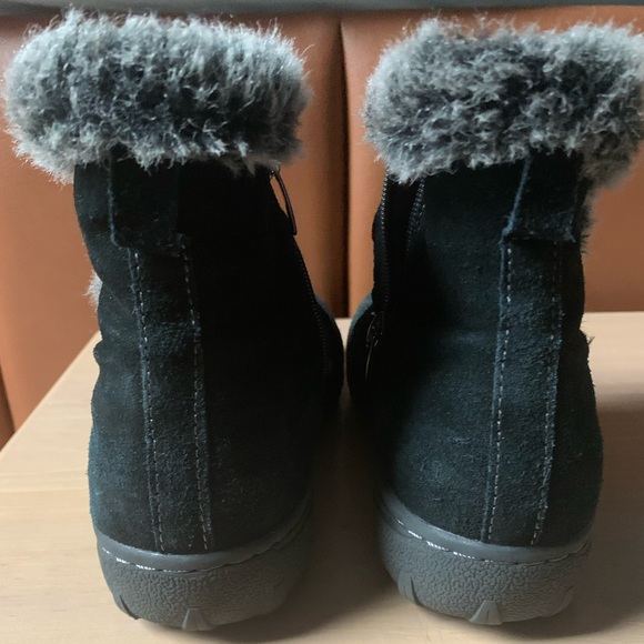 Khombu “LISA” size 8M Black low ankle booties VGUC - Picture 8 of 9